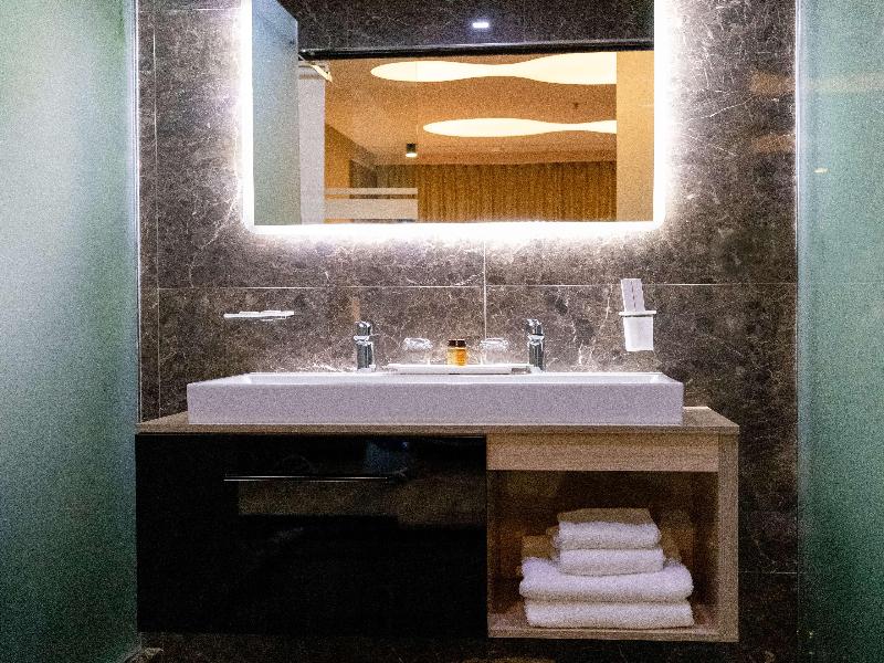 Best Western Premier Ark Hotel - Oda