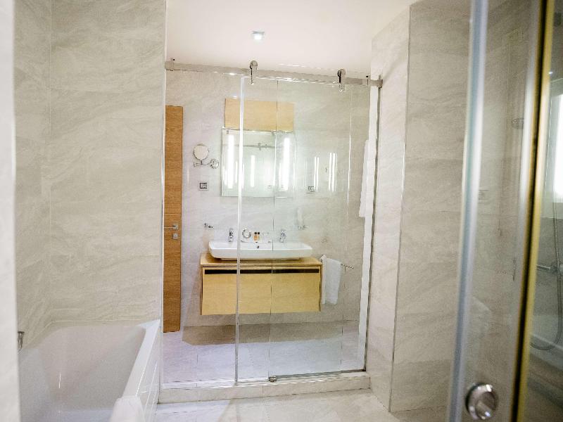 Best Western Premier Ark Hotel - Oda