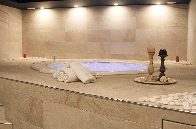 Best Western Premier Ark Hotel - Havuz