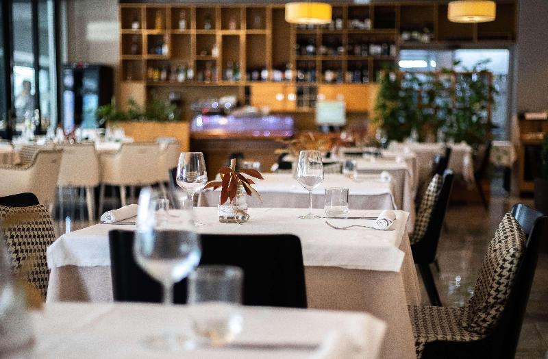 Best Western Premier Ark Hotel - Restoran
