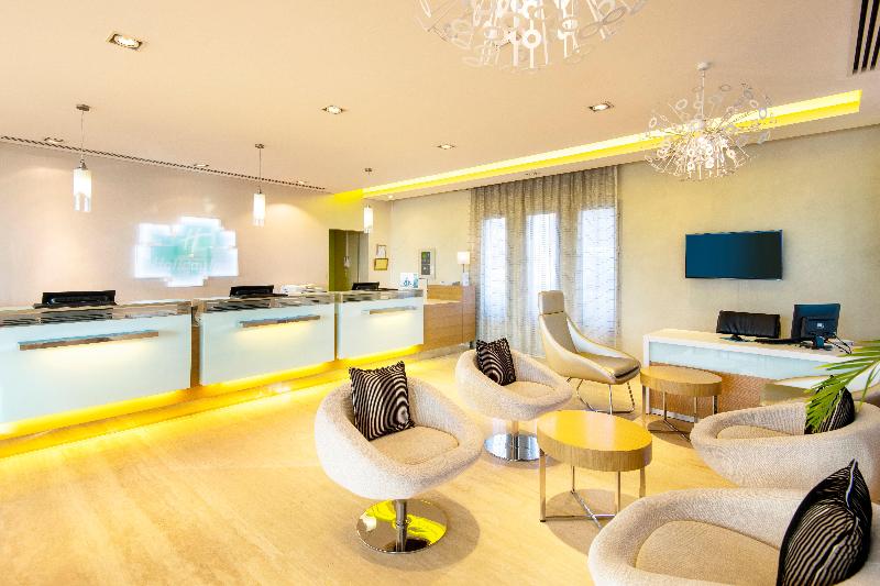 Holiday Inn Muscat Al Seeb - Lobi