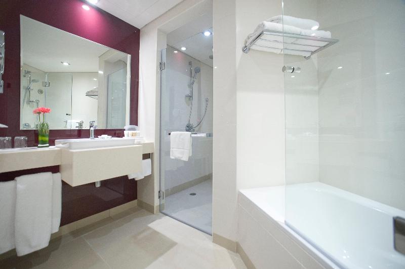 Holiday Inn Muscat Al Seeb - Oda