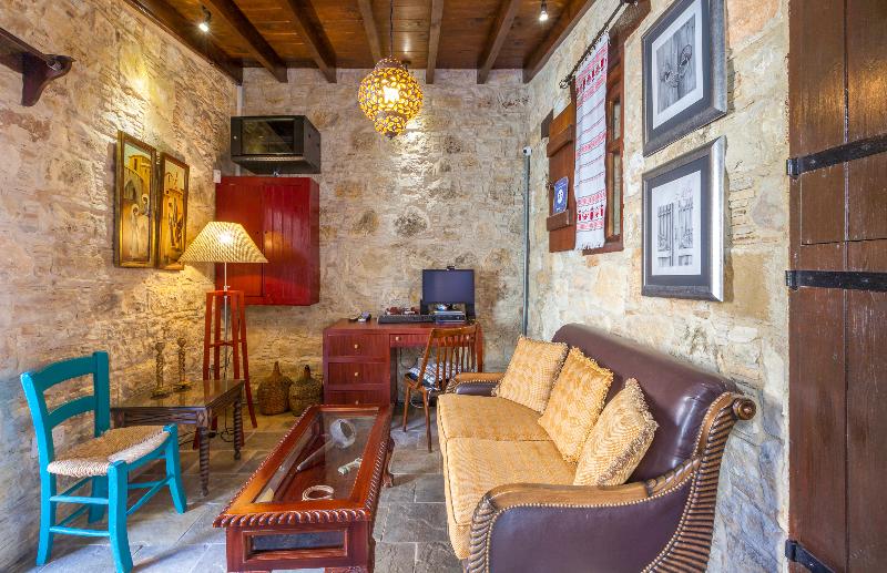 Oinoessa Traditional Boutique Houses - Lobi