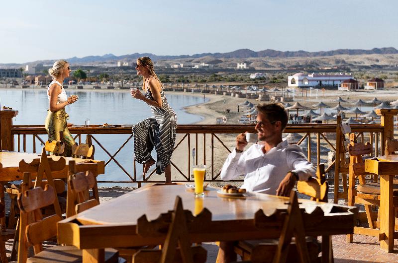 The Three Corners Equinox Beach Resort - Bar