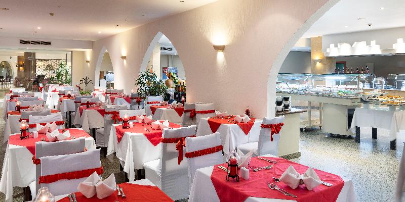 The Three Corners Equinox Beach Resort - Restoran