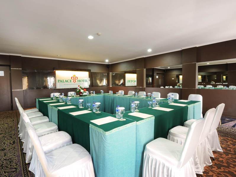 Palace Cipanas Puncak - Toplantı