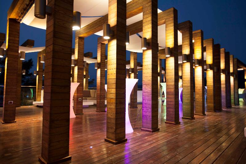 Orka Lotus Beach Hotel - Teras