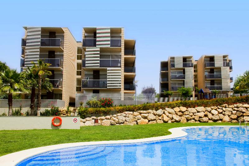 Paradise Village - Genel
