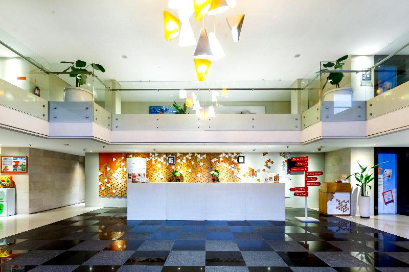 HARRIS Hotel Seminyak - Lobi