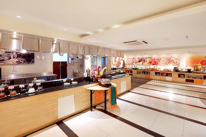 HARRIS Hotel Seminyak - Restoran