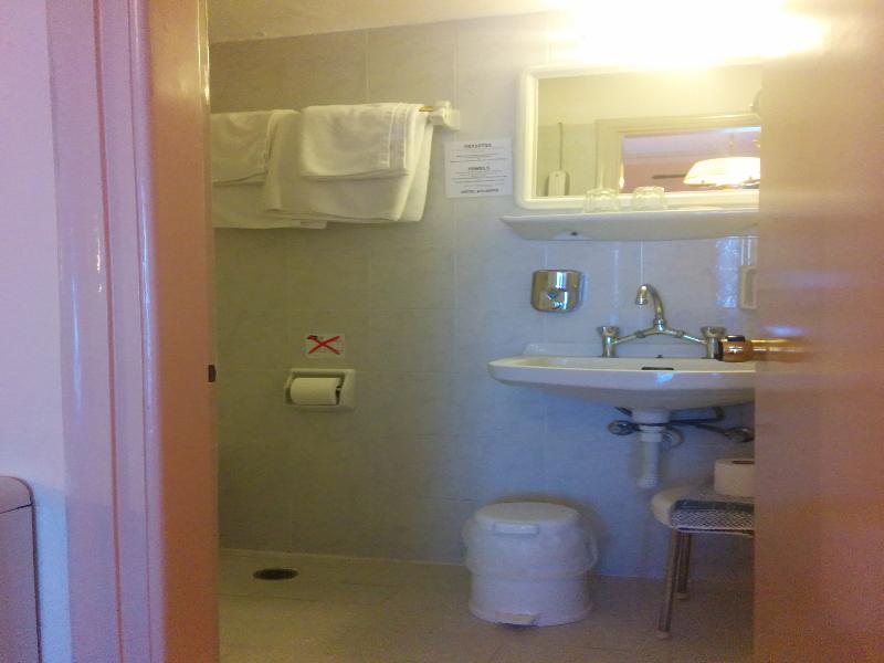 Atlantis Hotel - Oda