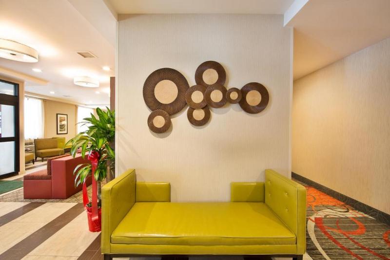 Fairfield Inn Suites New York Staten Island - Lobi