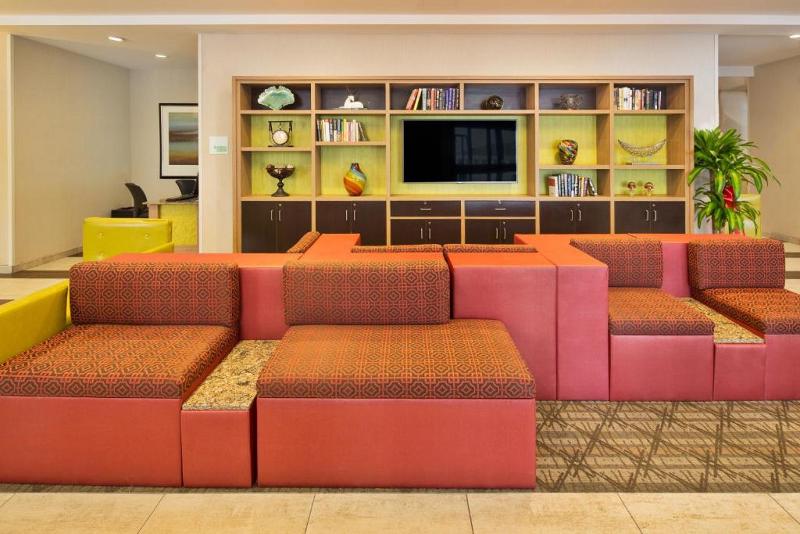Fairfield Inn Suites New York Staten Island - Lobi