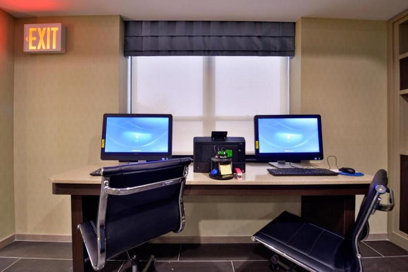 Fairfield Inn Suites New York Staten Island - Aktivite