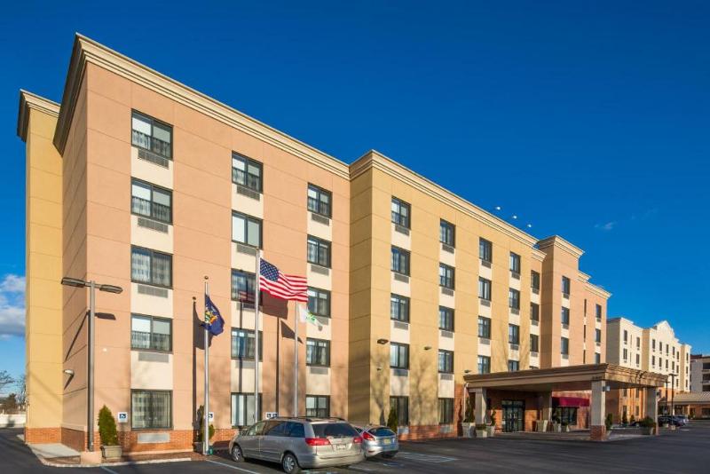 Fairfield Inn Suites New York Staten Island - Genel