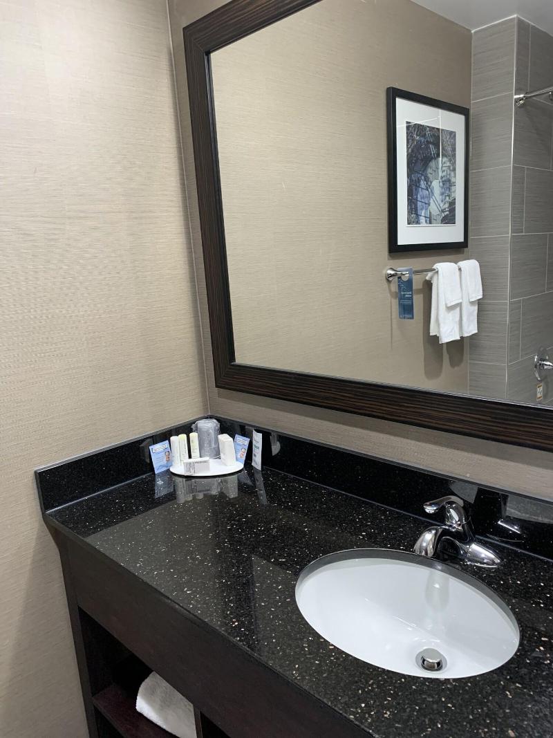 Fairfield Inn Suites New York Staten Island - Oda