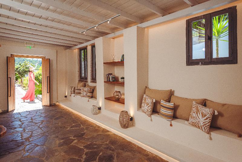 Ampelia Hotel Kassandra - Lobi