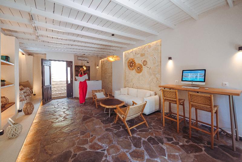 Ampelia Hotel Kassandra - Lobi