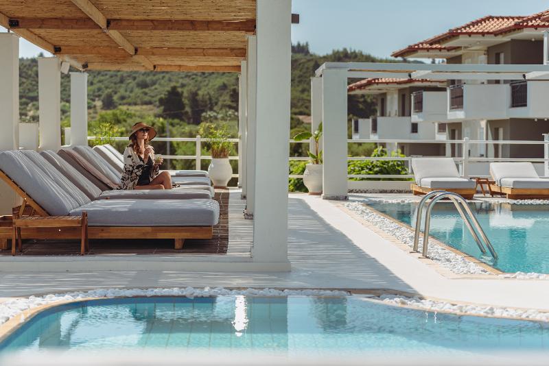 Ampelia Hotel Kassandra - Havuz