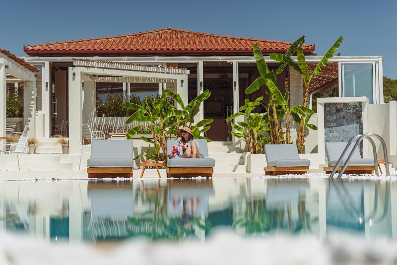 Ampelia Hotel Kassandra - Havuz