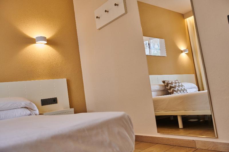 Protur Badia Park Aparthotel - Oda
