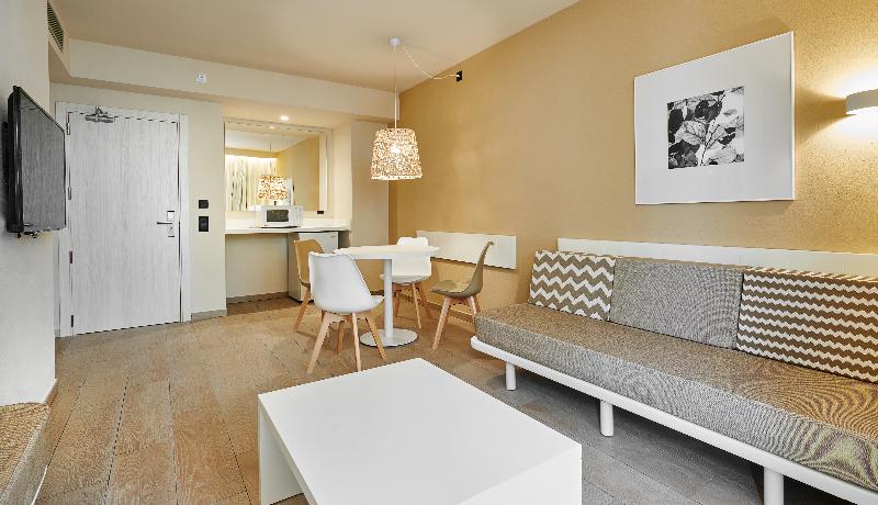 Protur Badia Park Aparthotel - Oda