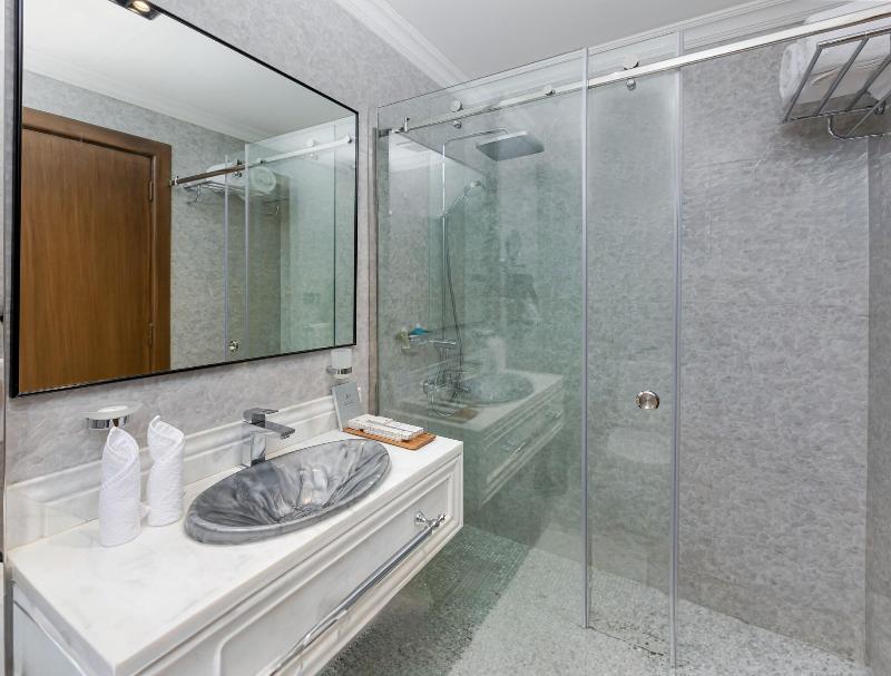 Madareem Crown Hotel - Oda