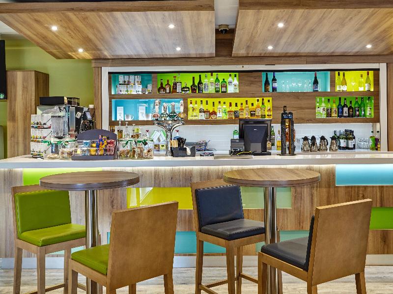 Holiday Inn Cardiff North - Bar