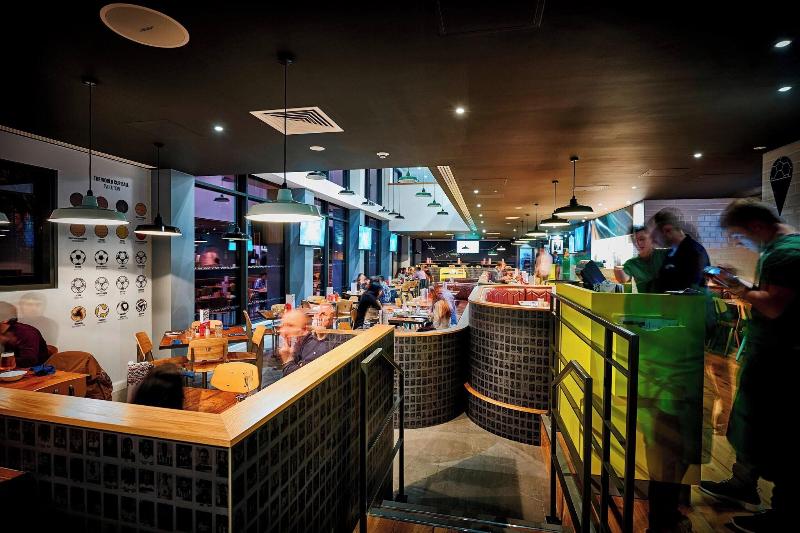 Football, Old Trafford, a Tribute Portfolio Hotel - Restoran