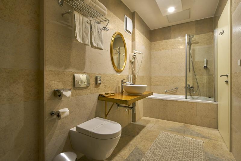 Heritage Hotel Life Palace - Oda