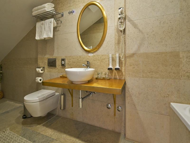 Heritage Hotel Life Palace - Oda