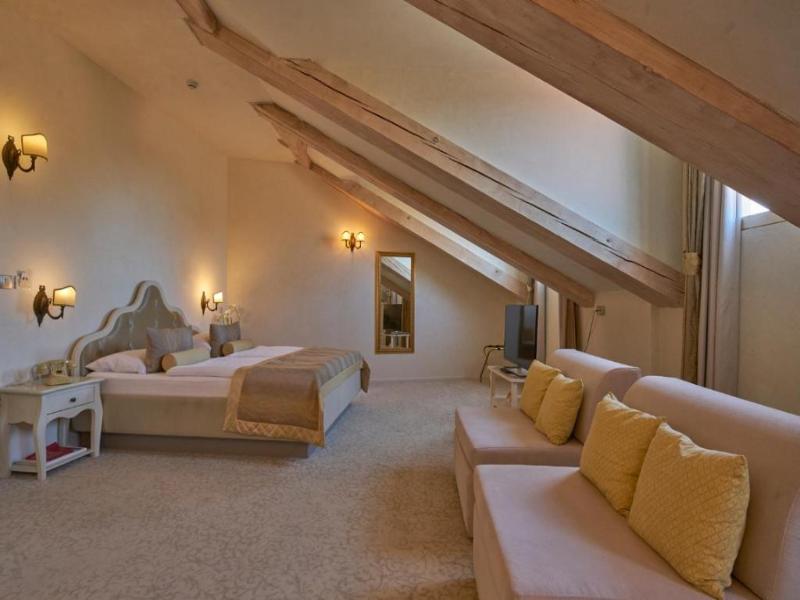 Heritage Hotel Life Palace - Oda