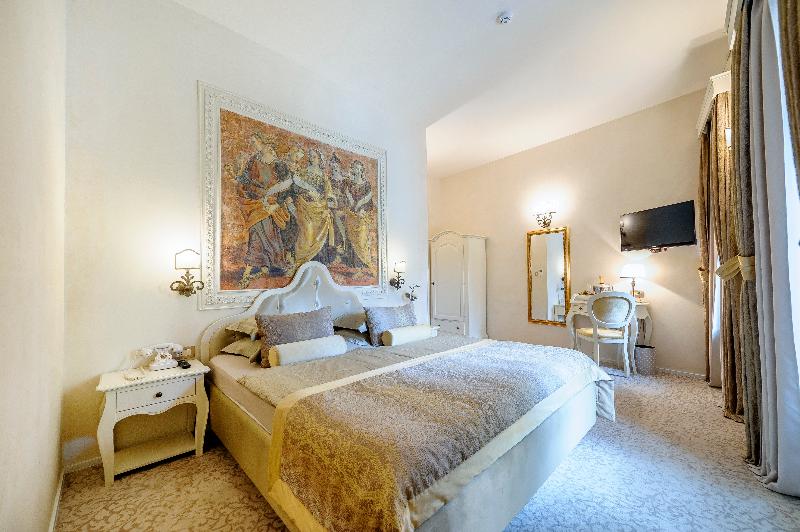 Heritage Hotel Life Palace - Oda