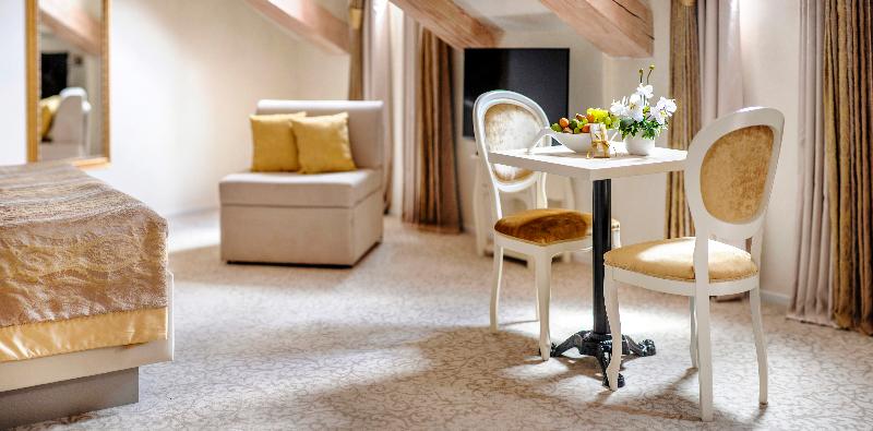 Heritage Hotel Life Palace - Oda