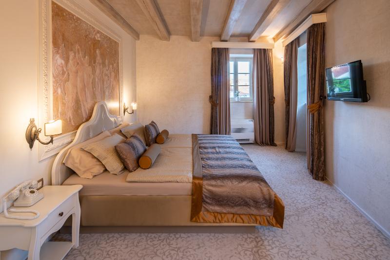 Heritage Hotel Life Palace - Oda
