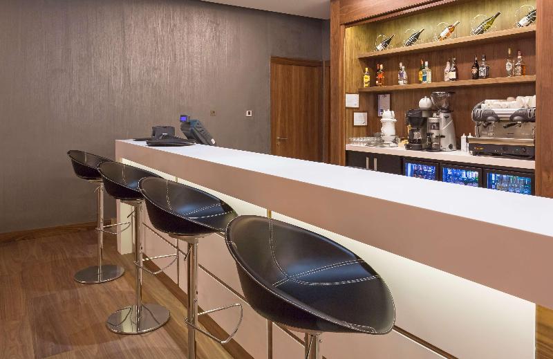 Hampton By Hilton Samsun - Bar