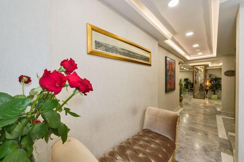 Darkmen Hotel - Lobi