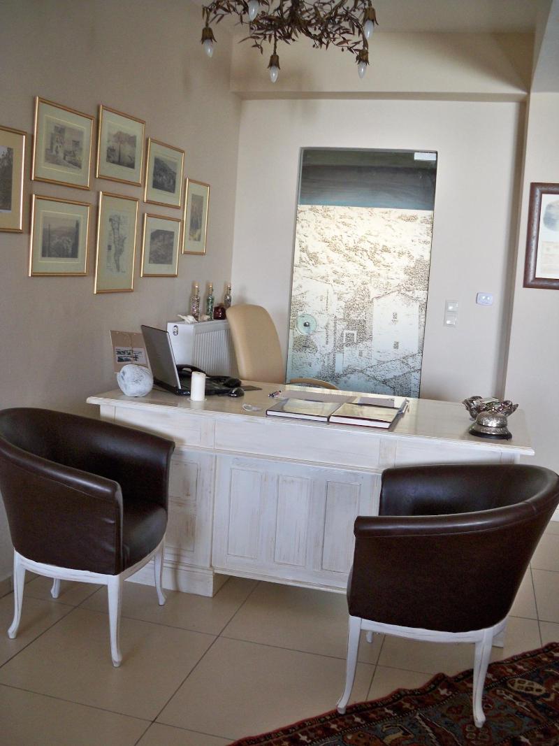 Porto Mani Suites - Lobi