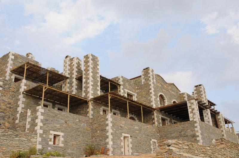 Porto Mani Suites - Genel
