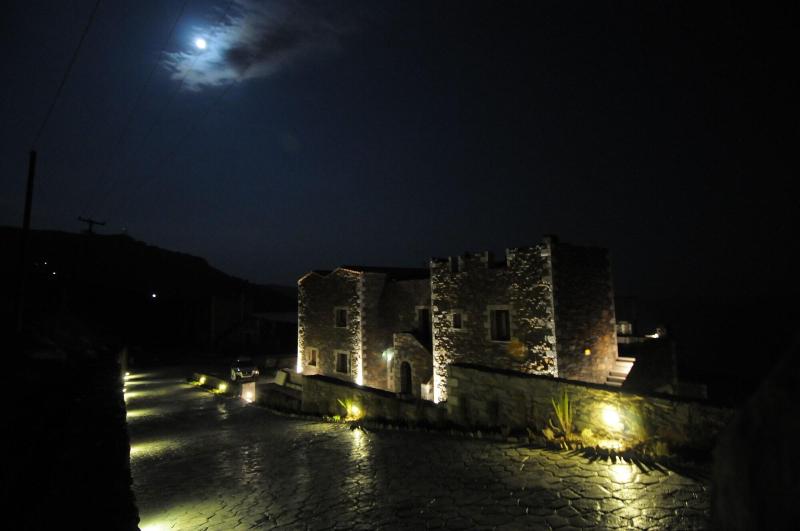 Porto Mani Suites - Genel