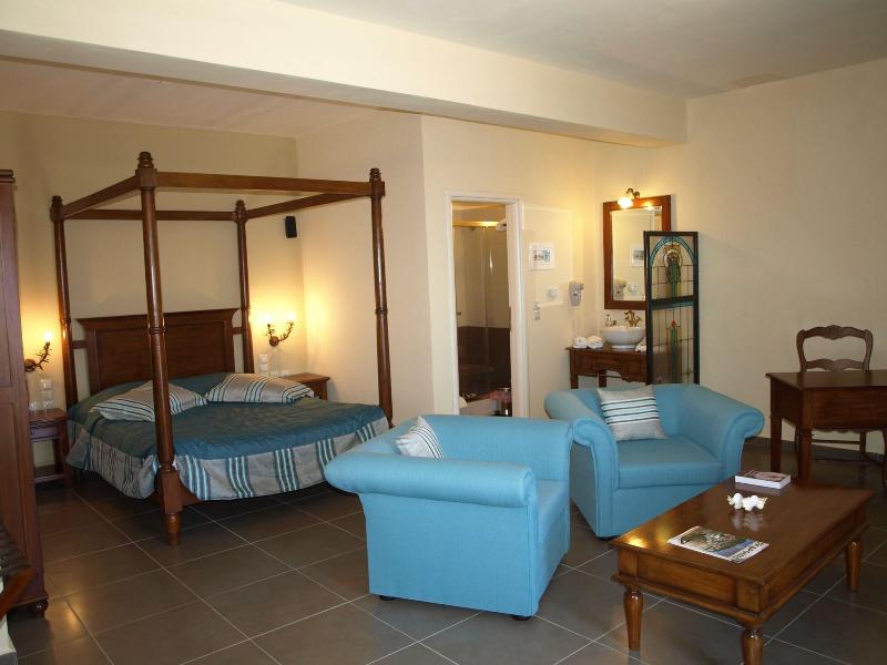 Porto Mani Suites - Oda
