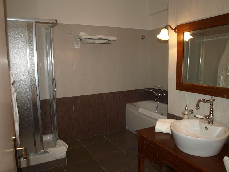 Porto Mani Suites - Oda