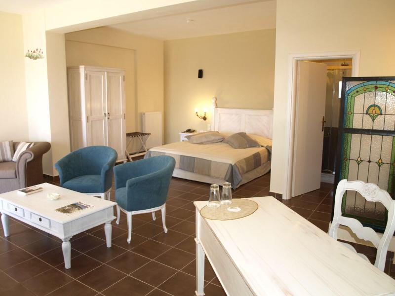 Porto Mani Suites - Oda