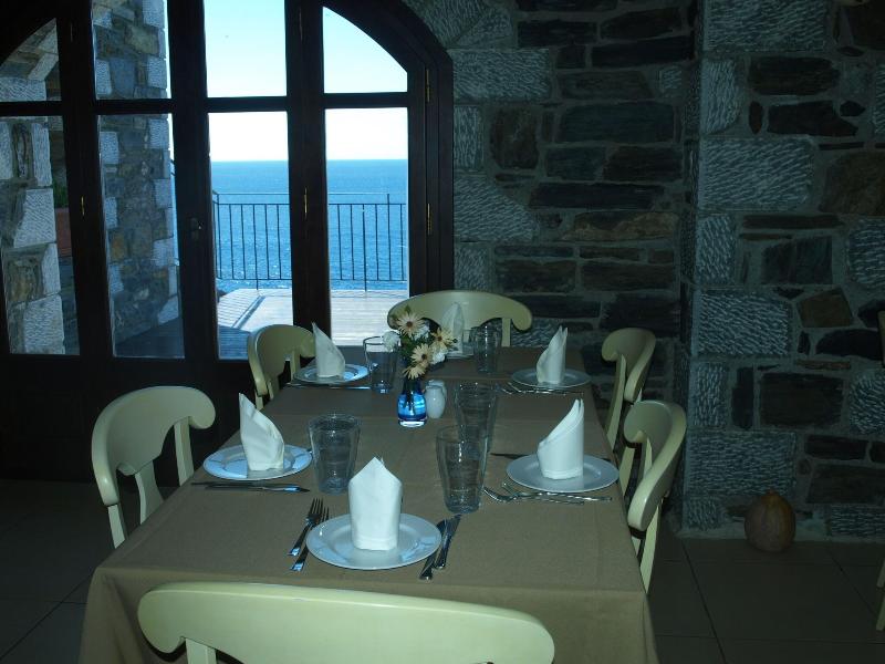 Porto Mani Suites - Restoran