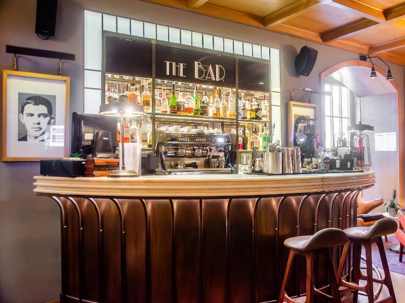 Browns Central Hotel - Bar