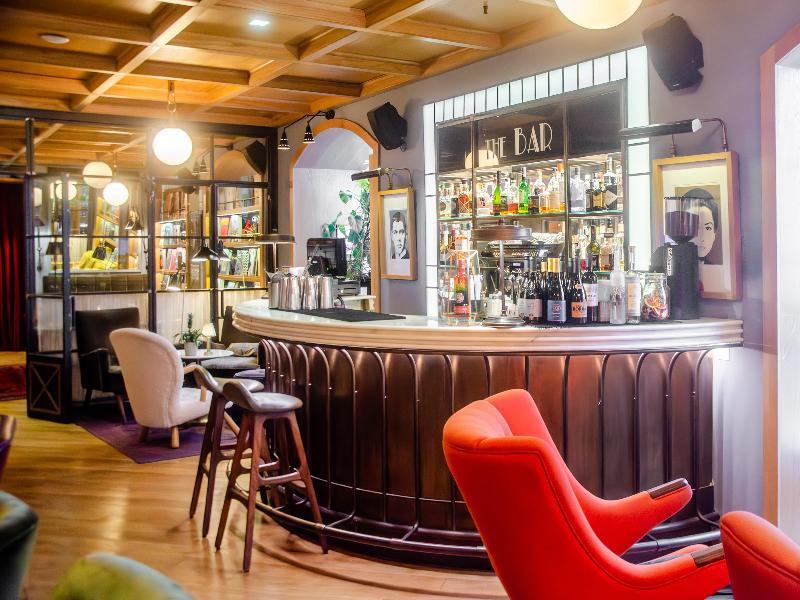 Browns Central Hotel - Bar