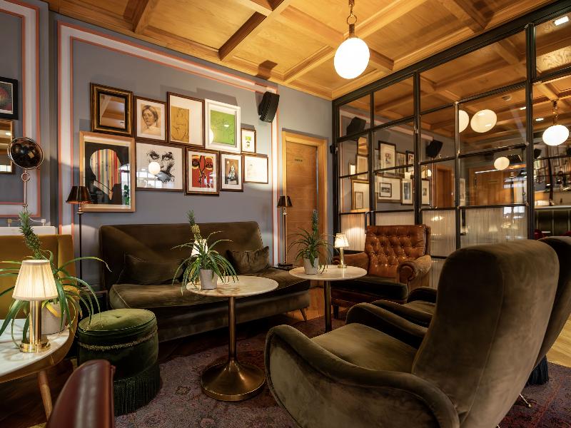 Browns Central Hotel - Bar