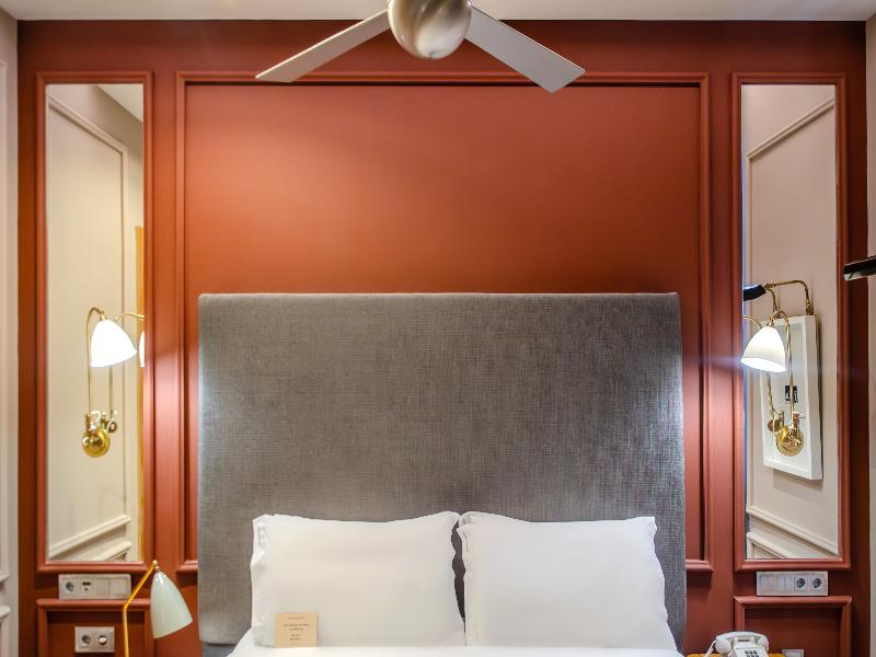 Browns Central Hotel - Oda