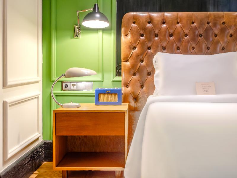 Browns Central Hotel - Oda