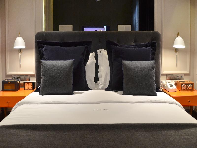 Browns Central Hotel - Oda